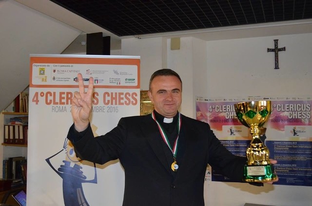 Ksiądz Mirosław Mejzner, pochodzący z gminy Ciepielów został mistrzem szachowym duchowieństwa w Rzymie