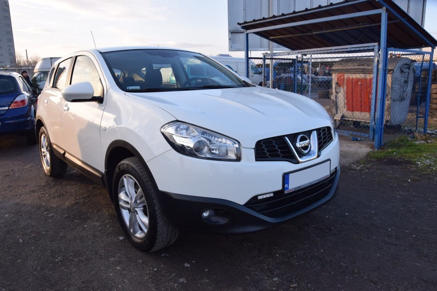 3. Nissan Qashqai. Silnik 1,6 benzyna, rok produkcji 2013,...