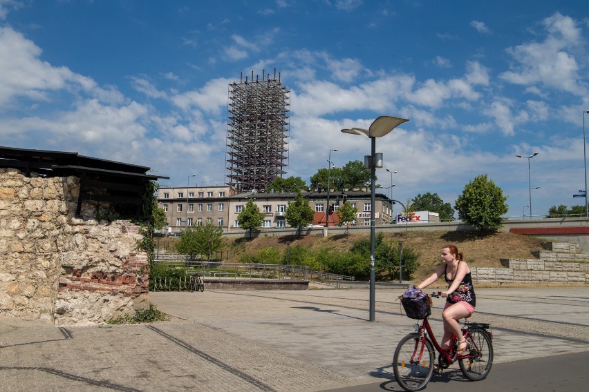 Firma Strabag zmieni szkielet w wieżowiec