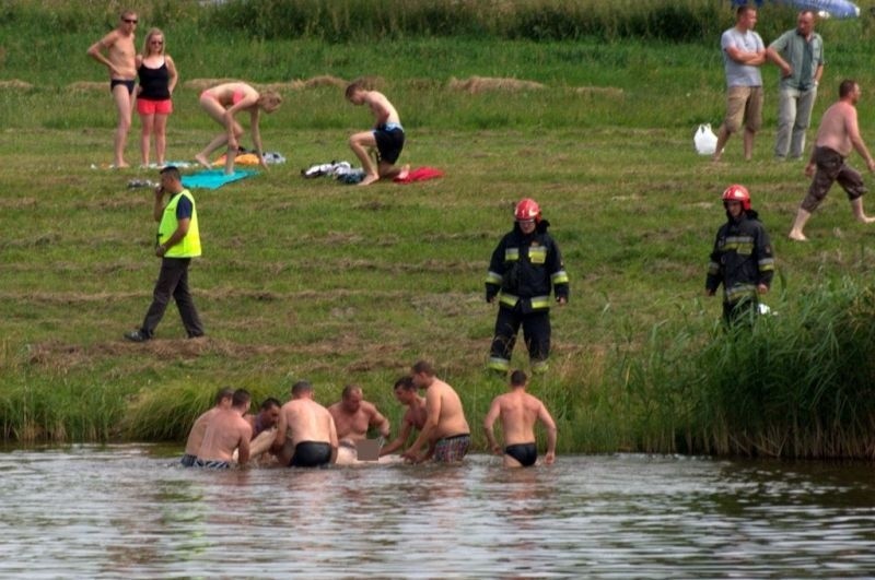 Zarzeczany. Tragedia podczas kąpieli w zalewie koło Gródka (zdjęcia)