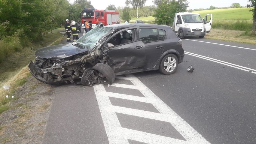 Wypadek w Biesiekierzu. Zderzenie auta osobowego z...