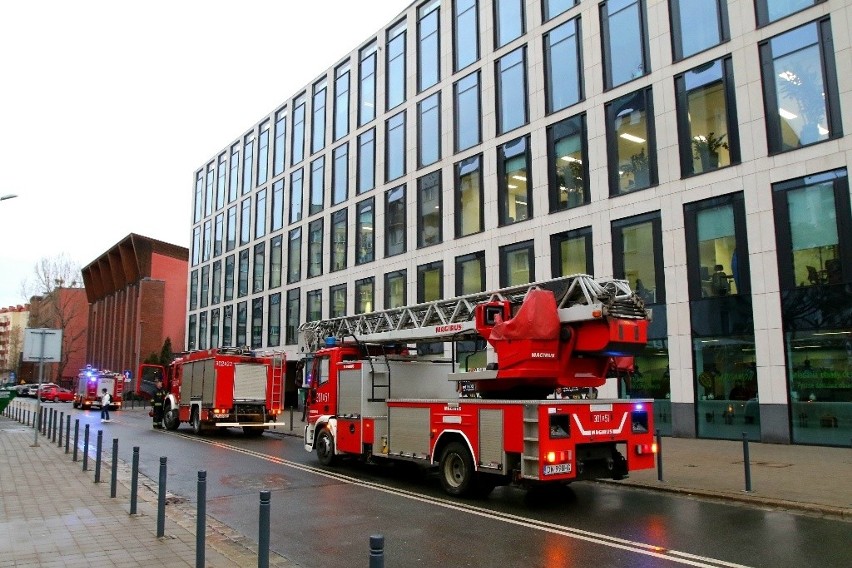 Alarm pożarowy w biurowcu  Nobilis Business House przy...