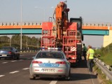 Fatalny transport na "7" koło Kielc i&#8230; uszkodzone wiadukty (zdjęcia)