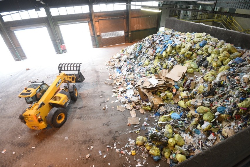 MPO skanuje nasze śmieci. Przy pomocy nowych, bardzo nowoczesnych urządzeń WIDEO