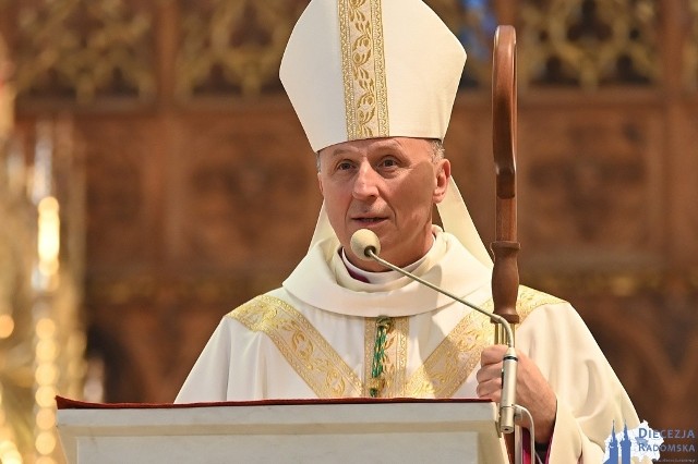 Biskup Marek Solarczyk dał słowo i złożył życzenia z okazji Wielkanocny.