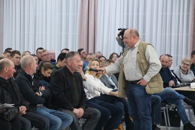 Na spotkaniu goście zapoznali rolników z obowiązującymi obecnie przepisami regulującymi poziom dopuszczalnych dawek Etafonu w papryce