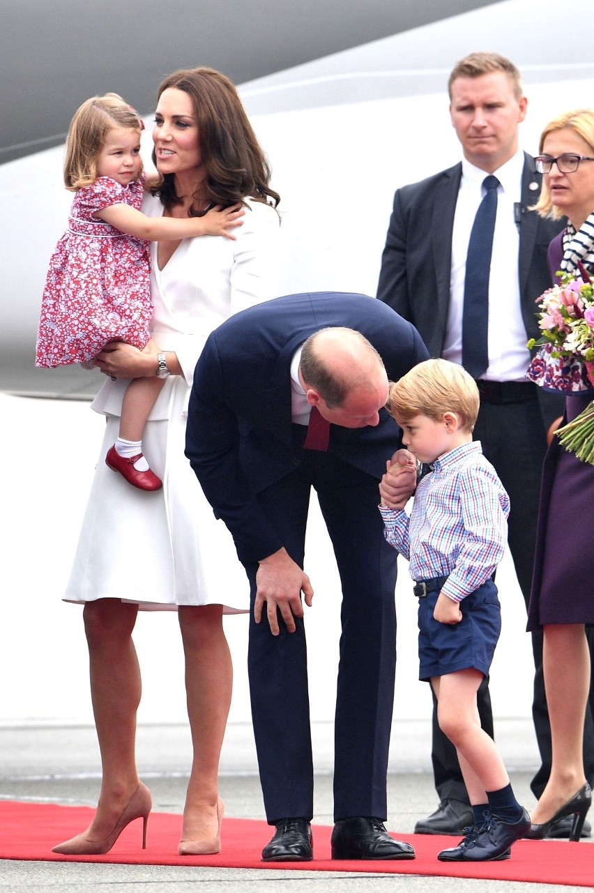 Księżna Kate i książę William z dziećmi w Warszawie