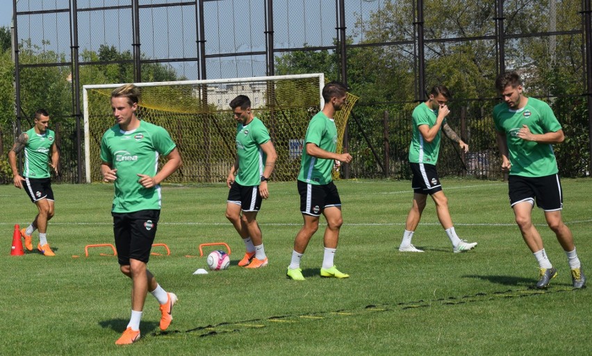 Fortuna 1 Liga. Radomiak Radom przed meczem z Sandecją Nowy Sącz. Rossi Leandro może nie zagrać (ZDJĘCIA Z ŚRODOWEGO TRENINGU)