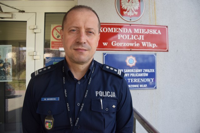 Inspektor Wiesław Widecki ma 49 lat. Komendantem miejskim policji w Gorzowie jest od wiosny 2021.