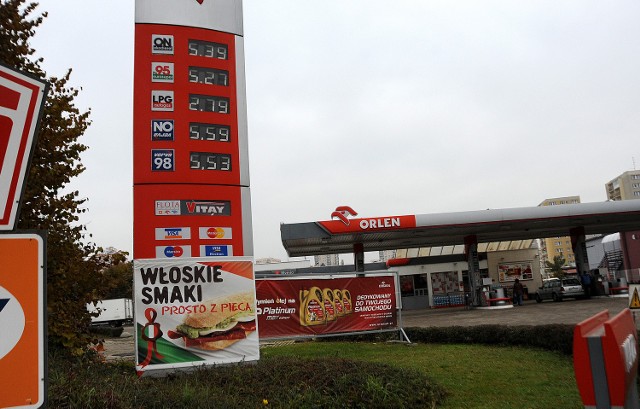 Tyle za paliwa trzeba płacić na stacji przy ul. Chopina w Szczecinie.
