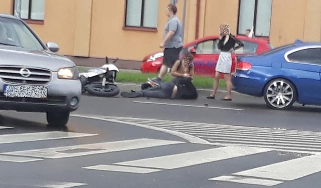 W środę, po godz. 18, na skrzyżowaniu ulic Branickiego ze Świętojańską w Białymstoku doszło do poważnie wyglądającego zderzenia.