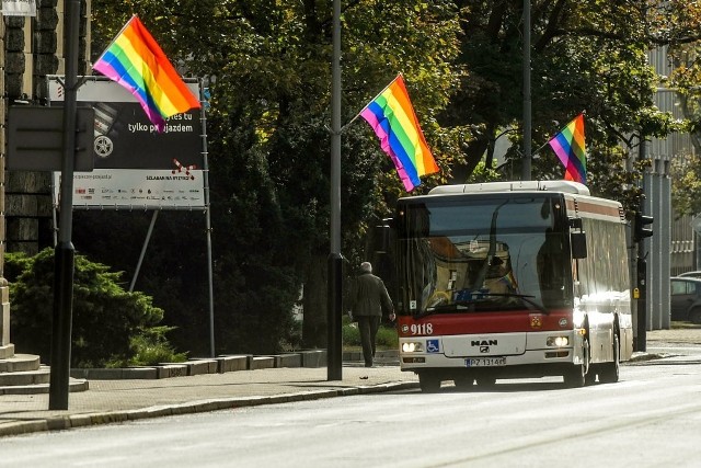 Poznań pierwszym miastem w Polsce, w którym na ulicach wiszą tęczowe flagi