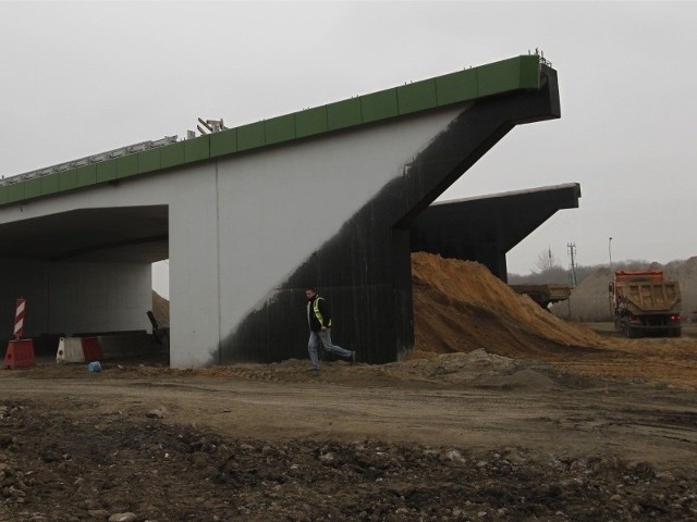 Budowa łącznika z autostradą może być droższa nawet o 5 milionów złotych.