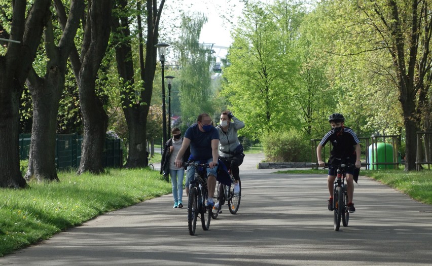 Park Śląski na wiosenny weekend. Można pospacerować w...