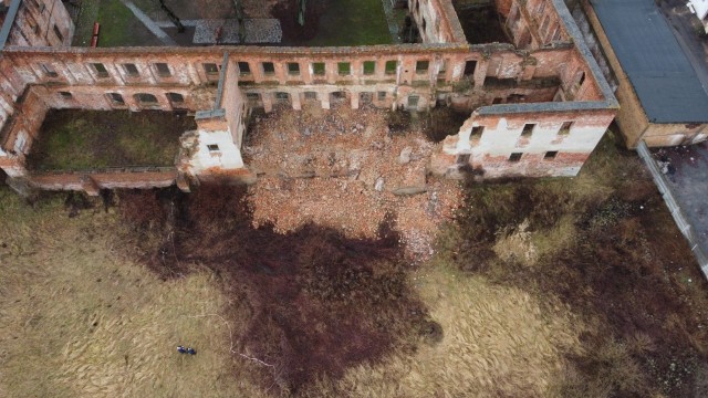 Runęła wschodnia ściana Zamku Piastowskiego w Krośnie Odrzańskim. Potrzeba więcej pieniędzy na ratowanie zabytku.