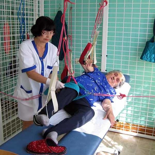 Oddział rehabilitacji szpitala w Ustrzykach Dolnych jest jednym z najbardziej obleganych, a i tak przynosi 40-procentowe straty. 