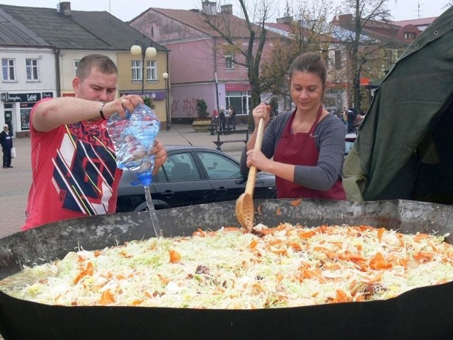 Na przygotowanie 500 porcji kapuśniaku potrzeby było kilku godzin.