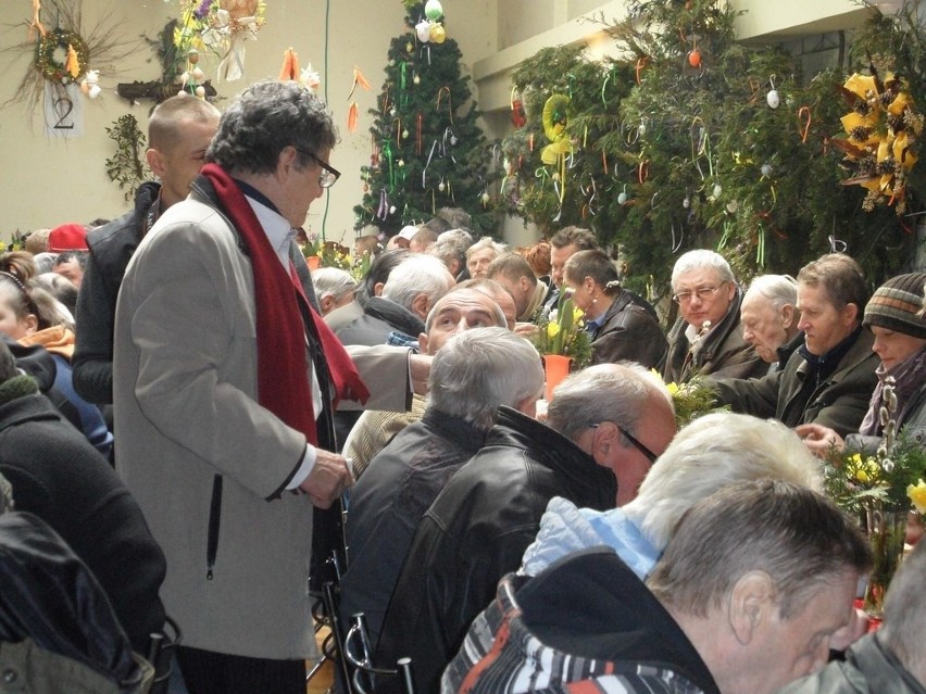 Śniadanie dla bezdomnych w Katowicach...