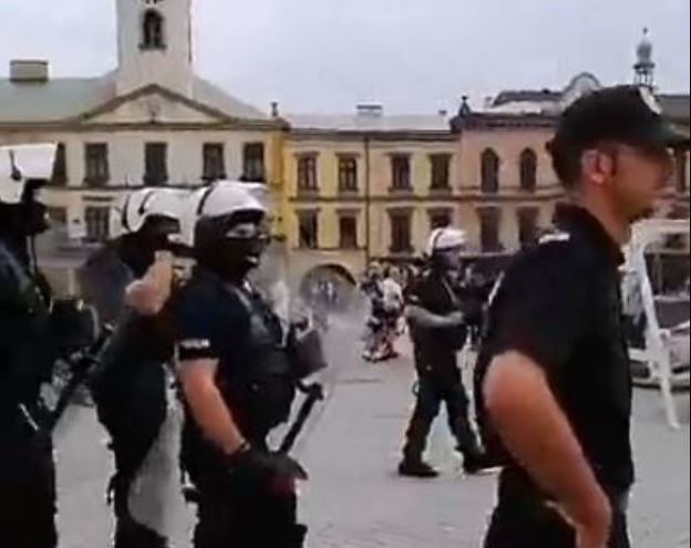 Policjanci byli przygotowani do interwencji na cieszyńskim...