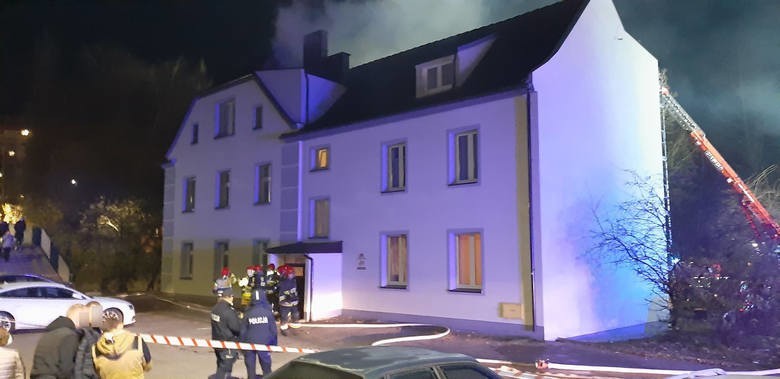 Pożar budynku mieszkalnego przy ulicy Podgórnej w Koszalinie. Oszacowano wstępnie straty