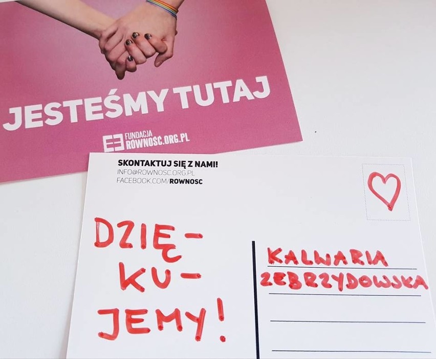 Fundacja LGBT apeluje do mieszkańców, ale tego plakatu już w Kalwarii Zebrzydowskiej nie ma