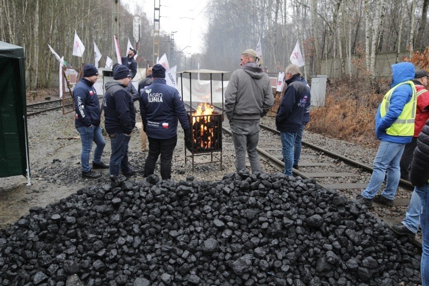 Związkowcy wznowili blokadę węgla z kopalń. Protest ma...