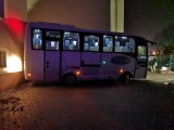 Słubice. Ktoś ukradł autobus z dworca PKS i uderzył nim w budynek! Policja szuka sprawców 