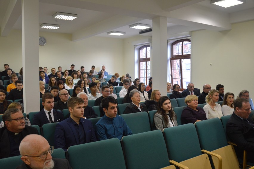 Na Uniwersytecie Opolskim dyskutowali o granicach w Europie i o "Wigilii bez Granic"