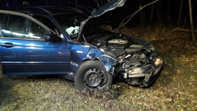 Wypadek na drodze krajowej 94. W Walidrogach zderzyły się dwa samochody bmw.