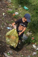 Trucht i sprzątanie w Krośnie Odrzańskim po raz drugi. Znów uskuteczniali plogging nad Odrą (ZDJĘCIA)