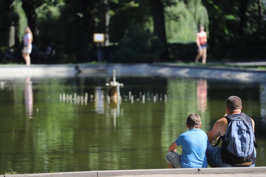 Pod  koniec czerwca  2018 fontanna  w  Parku  Planty  uległa...