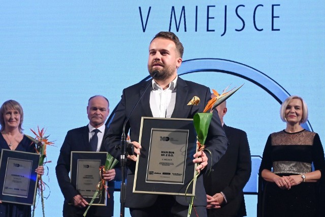 Prezydent Starachowic, Marek Materek odebrał nagrodę w imieniu firmy MAN BUS.Na kolejnych slajdach prezentujemy największe firmy powiatu starachowickiego>>>