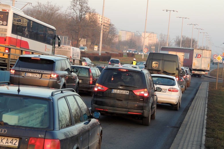 Toruń stanął wczoraj na wiele godzin w korkach. Powód?...