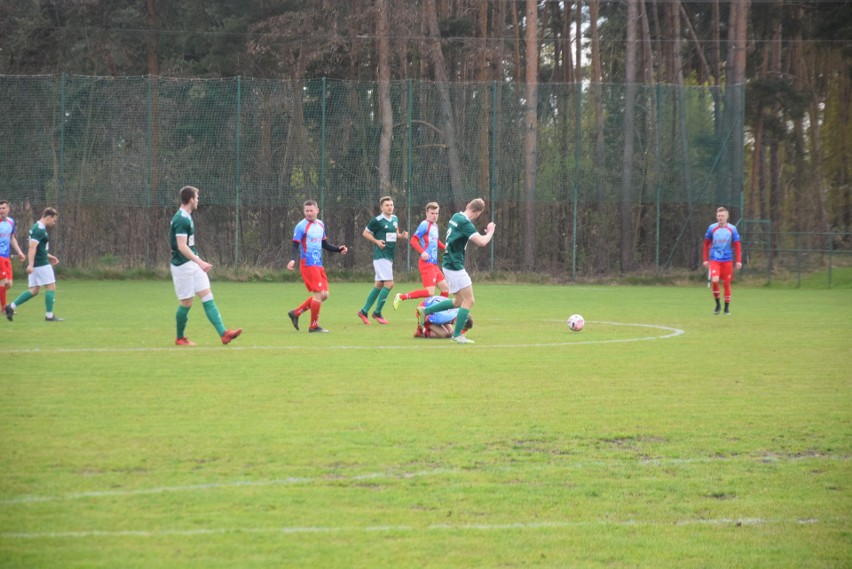 Tymex Liga Okręgowa. Ludowy Klub Sportowy Promna pokonał 3:0 Klub Sportowy Warkę (Zobacz zdjęcia z meczu)