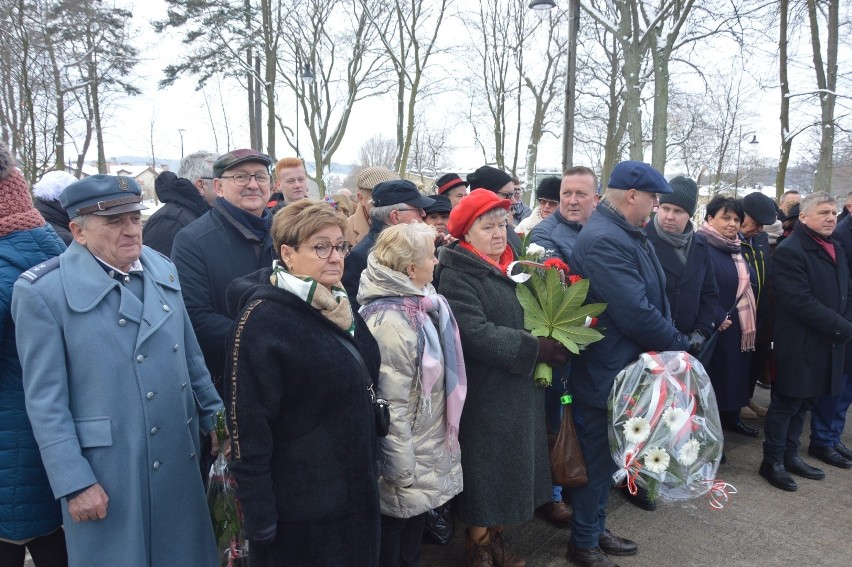 Liczne delegacje spotkały się w środę pod pomnikiem Matki...