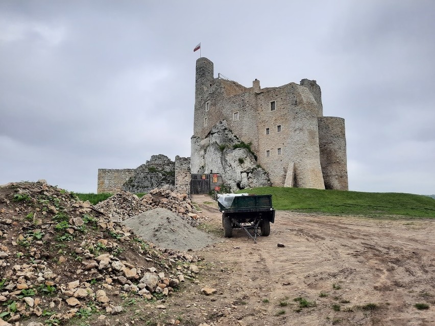 Zamek w Mirowie jest w trakcie rekonstrukcji.