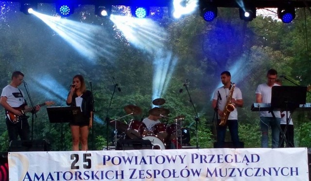 Zespół Karmen z Włoszczowy wygrał Powiatowy Przegląd Amatorskich Zespołów Muzycznych w Chlewicach.