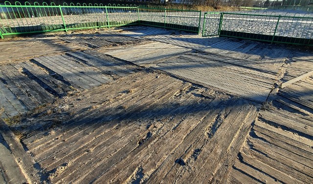 Koszaliński ZOS wykona drobne naprawy m.in. drewnianych podestów. Z projektu w ramach Budżetu Obywatelskiego kamienisto-szutrowe ścieżki zostaną zastąpione przez nową naturalną nawierzchnię HanseGrand Robust.