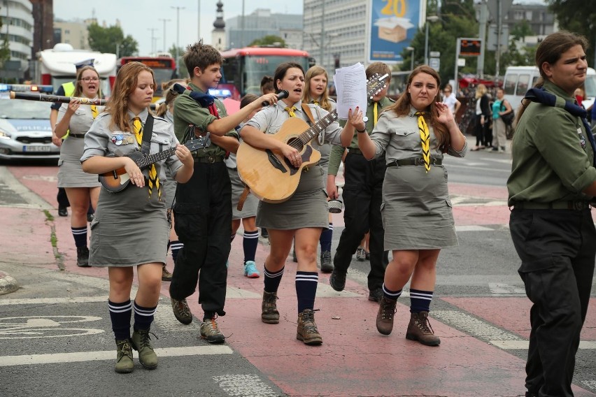 Harcerze przeszli przez Wrocław