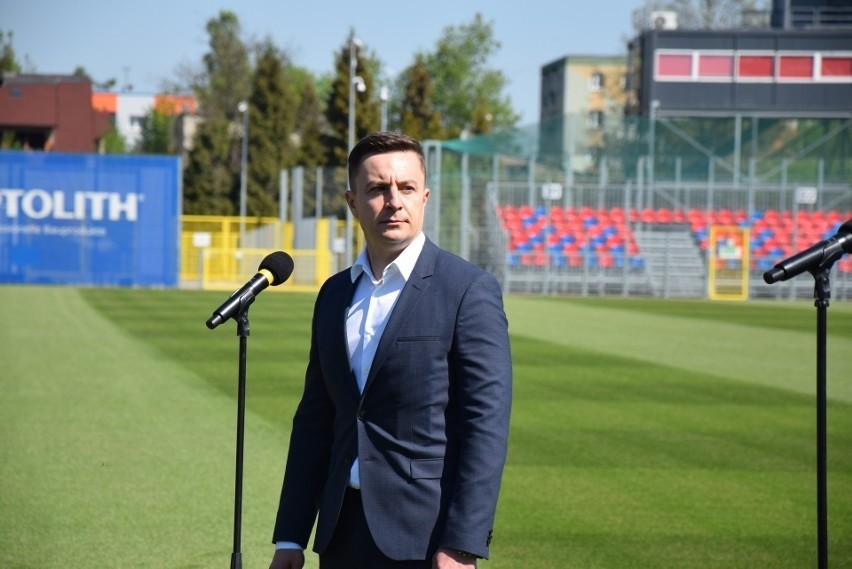 Prezydent Częstochowy pyta szefa rządu o szczegóły dotacji na stadion Rakowa