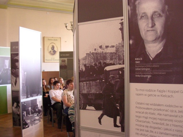 Wystawa „Żydowscy świadkowie polskiego stulecia”  pozostanie w Bydgoszczy tylko do 25 listopada (piątek).