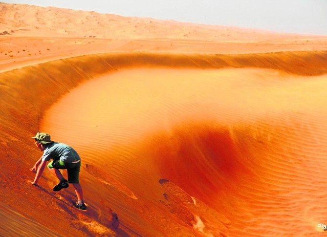 Wydmy na pustyni w Omanie tylko trochę przypominają te spod...