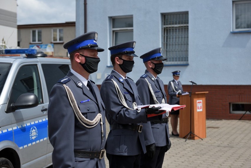 Święto policji w KPP w Nakle. Były podziękowania, awanse,...