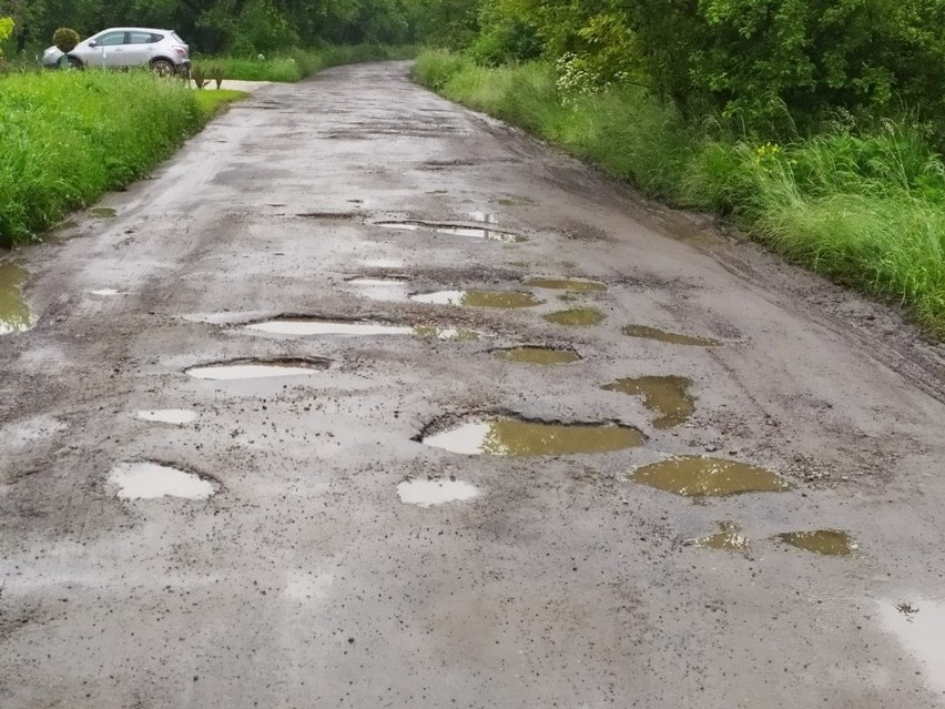 Stan wielu dróg w Przemyślu nie jest idealny. To wiadomo nie...