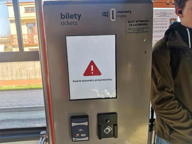 Biletomaty zainstalowane w autobusach rzeszowskiej komunikacji miejskiej bywają zawodne