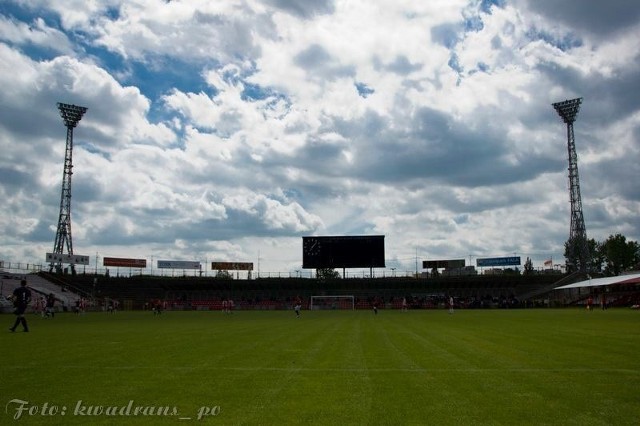 Przy al. Unii Lubelskiej 2 w Łodzi zostanie wybudowane nowe boisko z trybuną na 5700 miejsc i zapleczem biurowo-sportowym