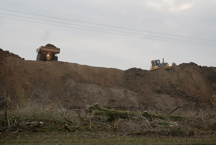 Jak powstaje w polu gigant, czyli Amazon buduje się w Kołbaskowie