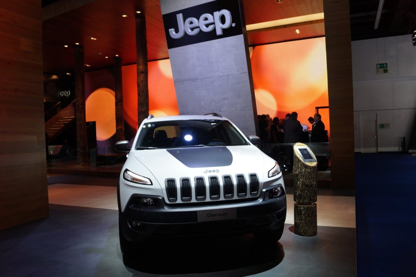 Jeep na salonie samochodowym we Frankfurcie...