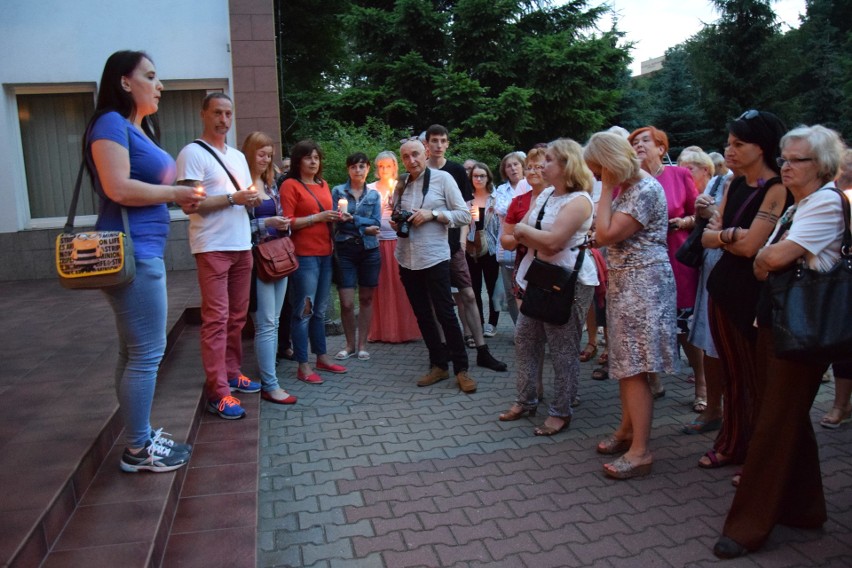 Protest przed Sądem Rejonowym w Zawierciu ZDJĘCIA