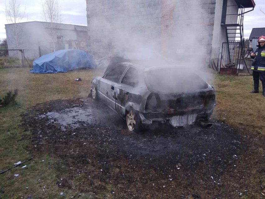 Pożar samochodu osobowego w Tyńcu Małym